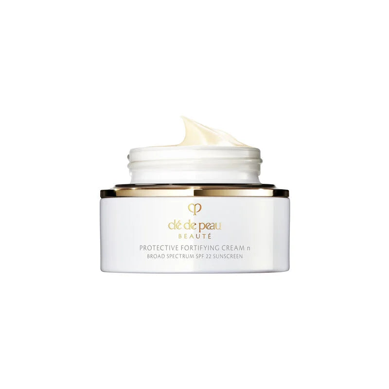 CLE DE PEAU PROTECTIVE FORTIFYING CREAM SPF22 50ML/ 1.8 OZ